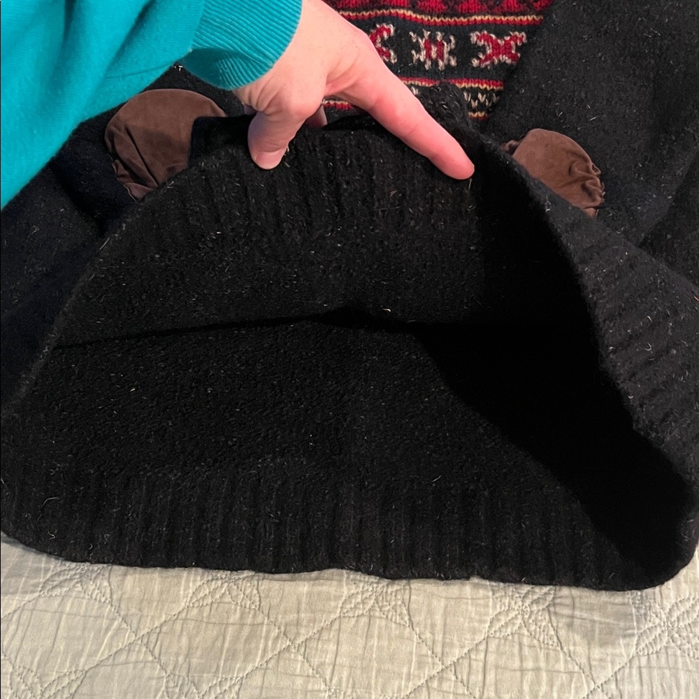 Ralph Lauren Black and Red Wool Sweater - Picture 9 of 14
